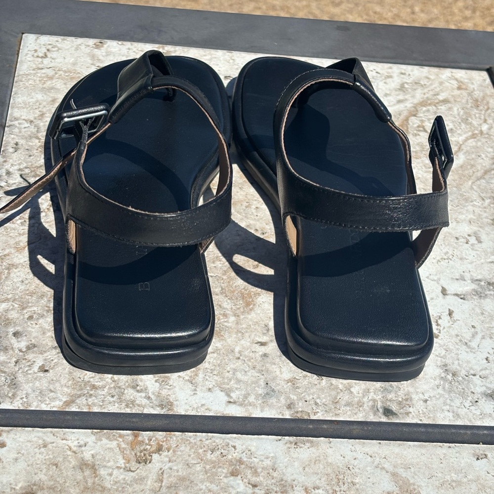6 - Bernardo Tucson Sandal T Strap - Picture 3 of 6